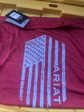 Ariat Men's Heather Red Tee with Light Blue Flag Graphic